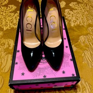 Gucci genuine leather pumps black brand new